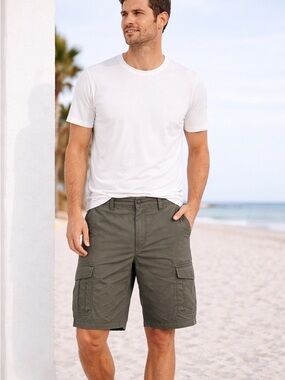 Union • NWT Men's Olive Cargo Shorts - Casual Beach & Everyday Wear